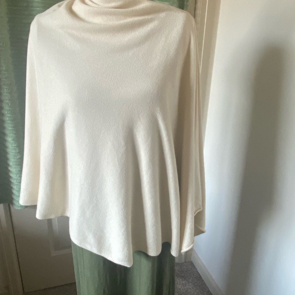 Anthropologie White/Cream Shawl or Dress Topper one size XXS